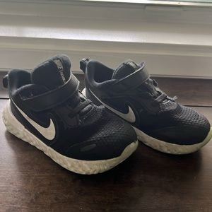 Nike toddler sneakers - play condition